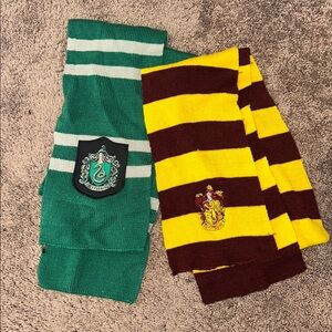 Harry Potter Slytherin & Gryffindor striped scarf bundle!